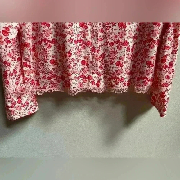 NWOT | Women’s Lularoe Valentina Button Up | M | Red Floral - Picture 3 of 9